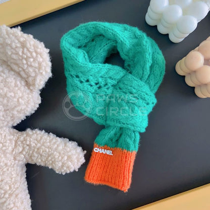 Chewnel knit scarf for dog